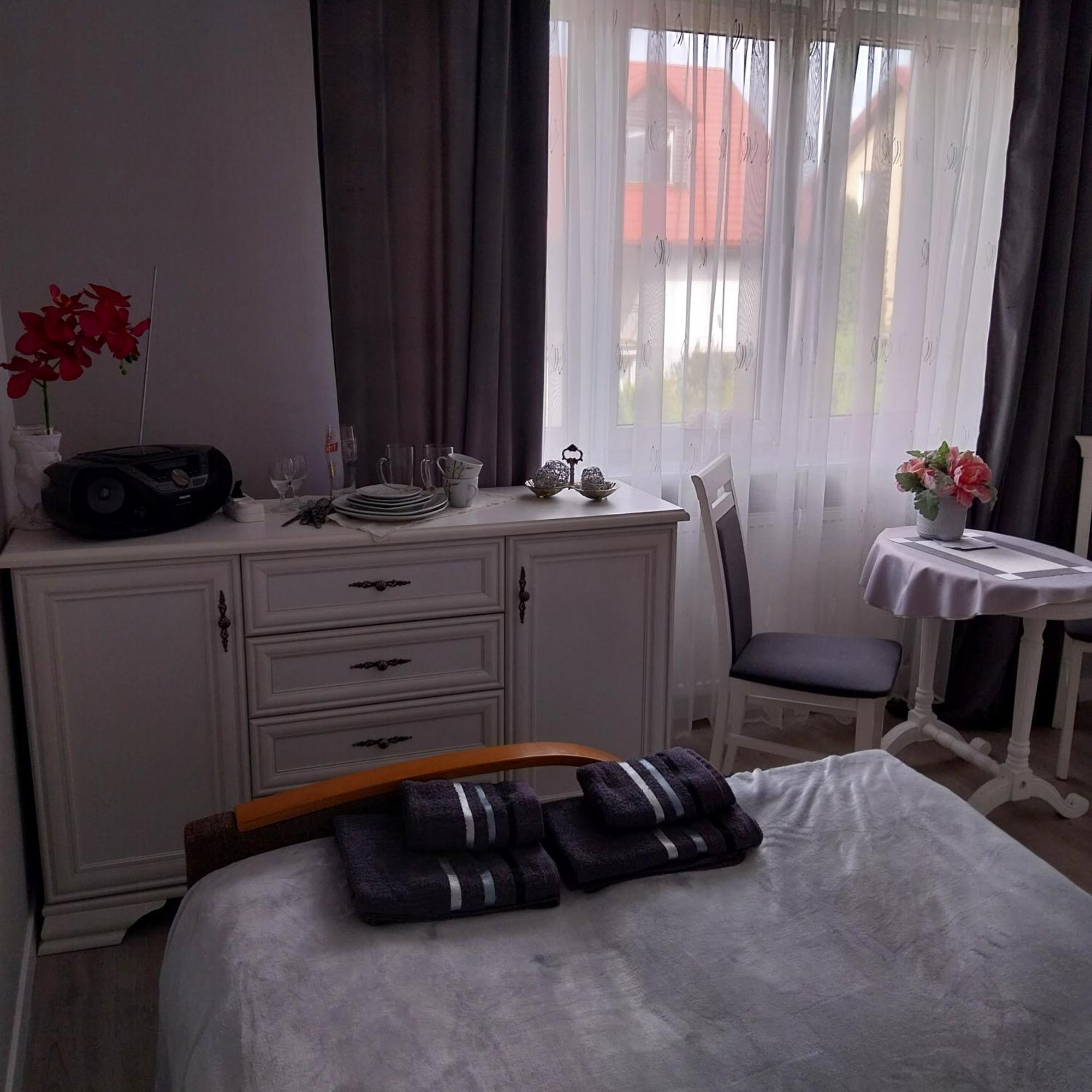 Pokoje Goscinne Slupy Olsztyn - Parking 部屋 写真